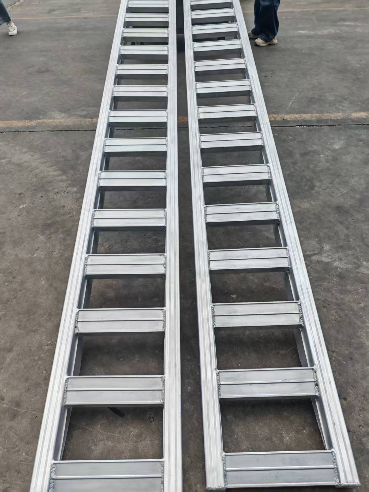 Ramp Pemuatan Aluminium Berkua - Essential Gardening Tools ulasan dan harga