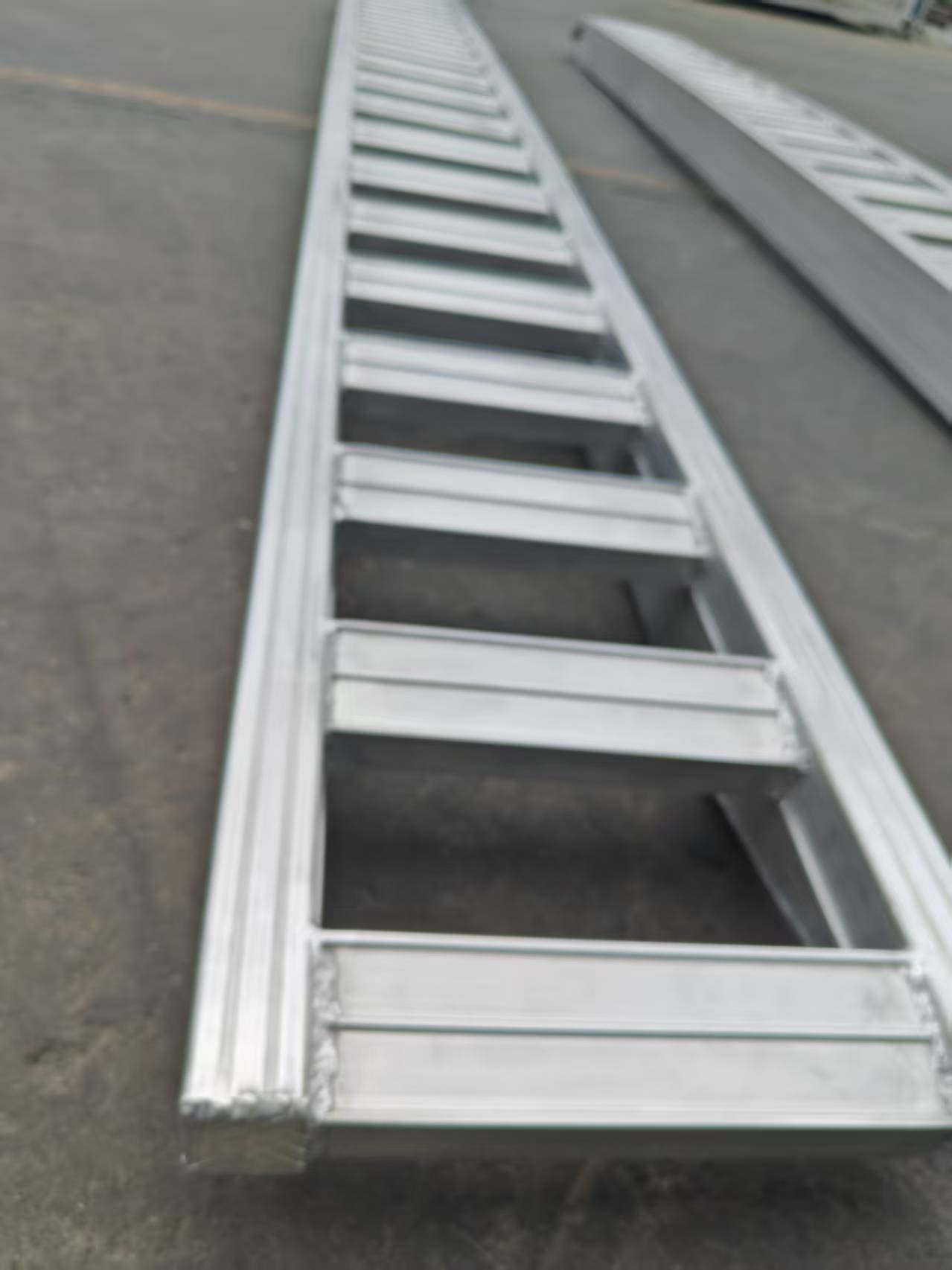 Ramp Pemuatan Aluminium Berkua - Essential Gardening Tools ulasan dan harga